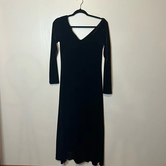 Moda International Black Velvet Maxi Dress - Picture 3 of 5